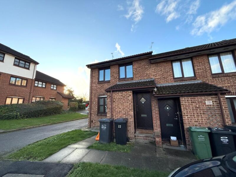 2 Bed Flat, Coopers Close, Greenhithe £1350.00 PCM