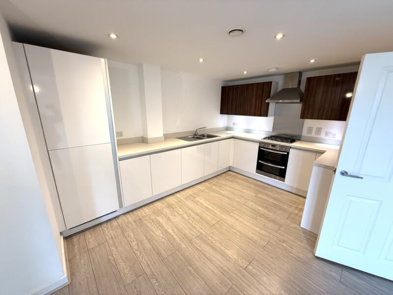 2 Bed Apartment, Cavendish House, Bromley, BR2 9TY £1,750.00 PCM.